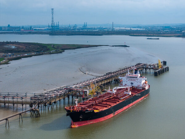 原油価格は再び100ドル目前へ　イランによるタンカー攻撃激化