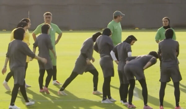 イラン女子サッカー代表の選手5人が亡命申請　安全な場所へ移送