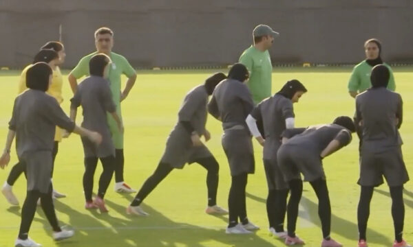 イラン女子サッカー代表の選手5人が亡命申請　安全な場所へ移送