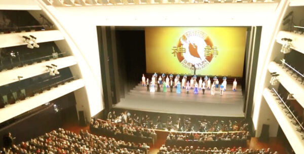 神韻の感動が心に刻まれる　スペインの観客「一生に一度は観るべき」