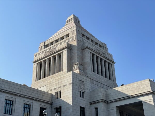 外国人労働者受け入れ　人口減少対策と社会統合が論点に＝参院法務委
