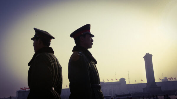 独裁者を倒す「側近の離反」　習近平にも内通者の可能性