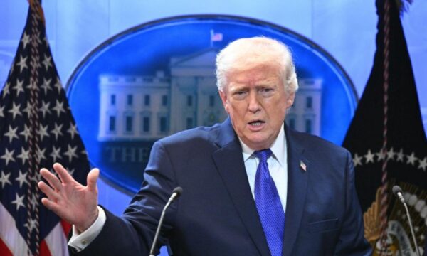 米・イラン協議が決裂　ホルムズ海峡封鎖へ＝トランプ大統領