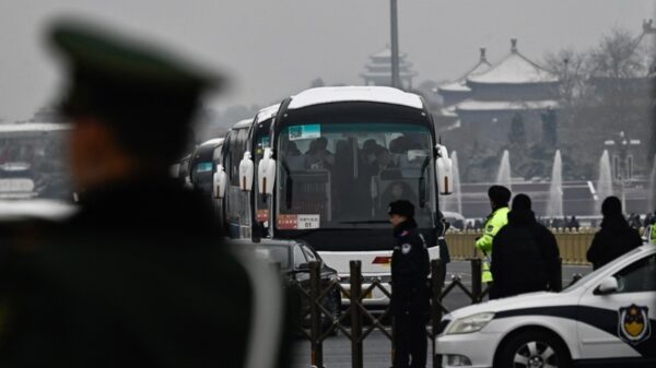 中国「両会」期間中　北京で異常警戒敷かれる