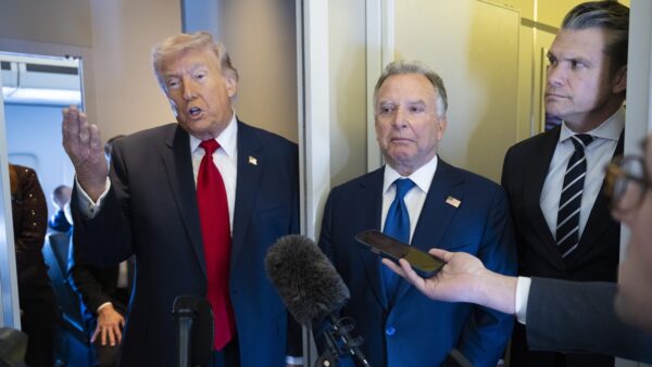 イランが後継者選出　攻撃拡大を威嚇　トランプ氏「交渉しない」