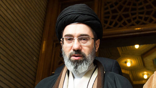 モジタバ師が重傷か　写真だけの後継発表が波紋