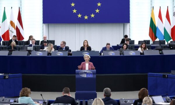 欧州委員長　ロシア産石油回帰を拒否「依存が強まり弱体化」