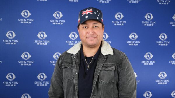 豪連邦上院議員　神韻は素晴らしく見事　爆破予告は言語道断