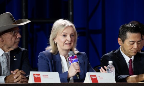 元英首相「欧州にもトランプ式革命が必要」　グローバリズムへの対抗呼びかけ