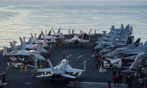 米空母艦載機がイラン軍事基地を6千回に及ぶ猛爆