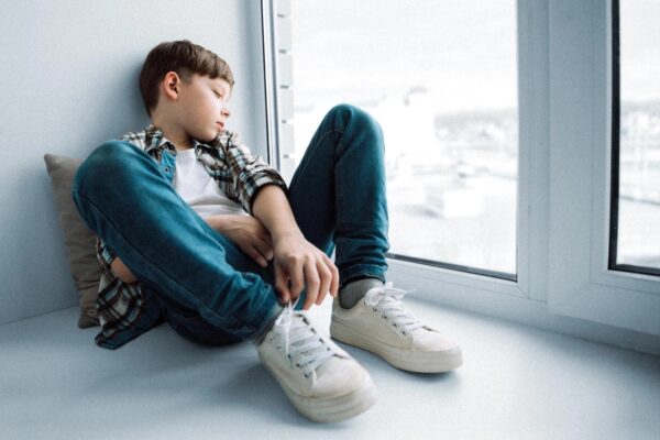 なぜ多くの10代の子どもが不安と抑うつに苦しんでいるのか——私たちにできること