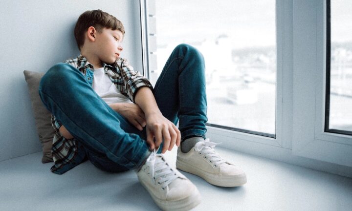 なぜ多くの10代の子どもが不安と抑うつに苦しんでいるのか——私たちにできること