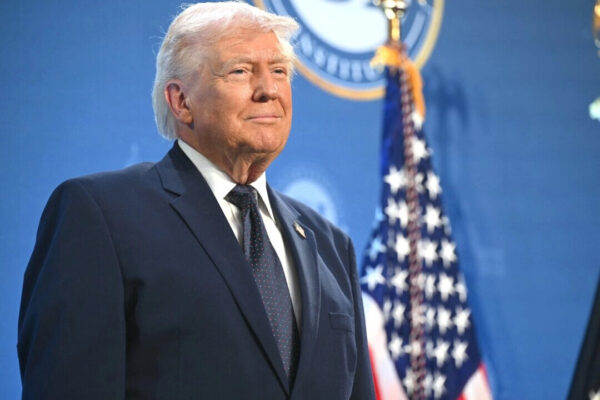 トランプ氏　石油関連制裁の一部免除を表明　原油指標下落