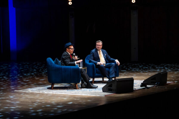 新刊「受注殺人」　中国共産党に対抗する運動の種をまく