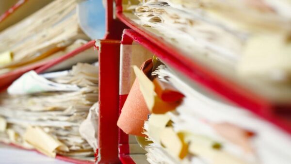 AIが定型的なホワイトカラー職を消す　