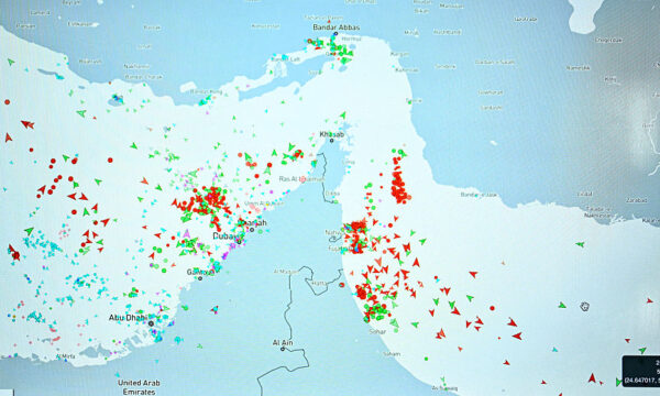 タンカーがホルムズ海峡で襲撃を受け　インドがイラン大使を召喚