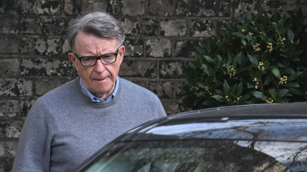 エプスタイン問題に巻き込まれた英国前駐米大使　中共との関係で安全保障審査を通過できず