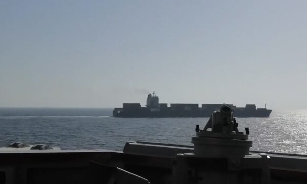 米軍がイラン船舶「トゥスカ」を拿捕　中国港湾経由の航路が浮上　何が積載されていたのか？