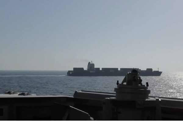 米軍がイラン船舶「トゥスカ」を拿捕　中国港湾経由の航路が浮上　何が積載されていたのか？