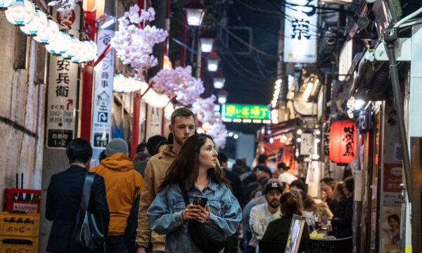 日本の移民政策が引き締めへ　永住権の所得要件引き上げを検討