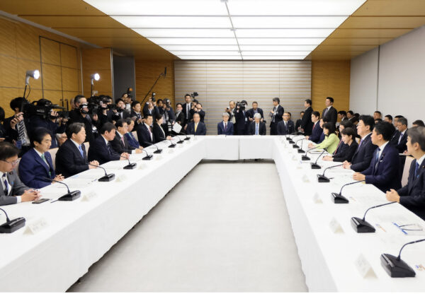 高市首相　中東情勢に関する関係閣僚会議で国難に立ち向かう姿勢を強調