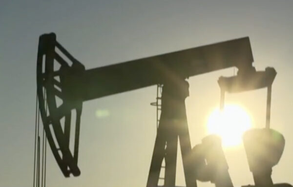 ホルムズ海峡の一時開放　イランの譲歩か　それとも別の思惑か