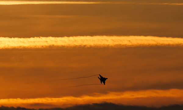 米軍　イランで撃墜された2人目の空軍兵を救出　トランプ氏が発表