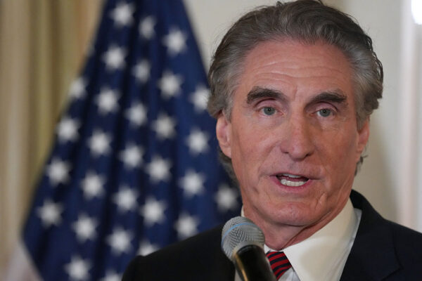 米の太陽光発電「ほぼ中国製に依存」　米内務長官が深刻な懸念示す