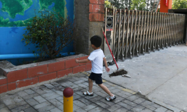 中国で相次ぐ幼稚園の突然閉園 保護者や教師が泣き寝入りの現実
