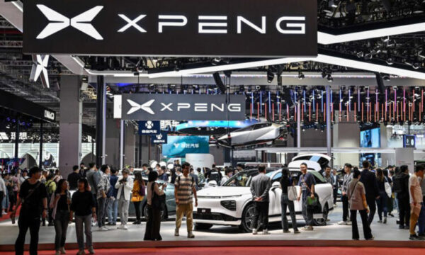 中国 大破した死亡事故のEV車に入札集中 部品目的か