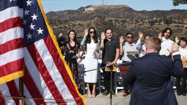 米最高裁　出生市民権制限めぐり審理　トランプ氏「中国富豪の特権ではない」