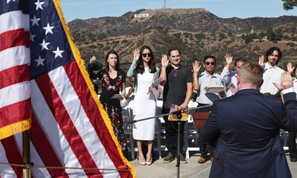 米最高裁　出生市民権制限めぐり審理　トランプ氏「中国富豪の特権ではない」