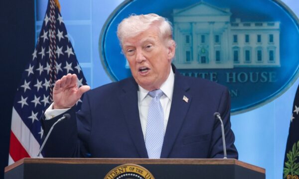 米軍が貨物船拿捕　トランプ氏　中共の対イラン支援示唆