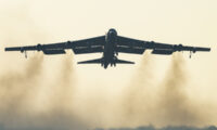 イラン領空を飛行　高齢のB-52爆撃機がなぜ不可欠なのか
