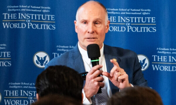 対中半導体輸出規制を強化へ　米下院「中国特別委」トップが新法案提出