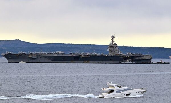 「抑止力を大幅に高める狙い」専門家　米空母3隻が中東に集結へ