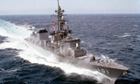 海自護衛艦が台湾海峡通過　高市内閣発足後初　中共反発