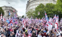 「我々の国を取り戻したい」　英ロンドンで5万人がデモ行進　英政府の無策に抗議