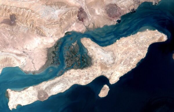 米海軍艦艇3隻　イランのミサイル・ドローン攻撃を撃退と米中央軍が発表