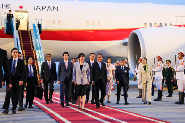 高市首相　ベトナムの首都ハノイに到着　新指導部と関係強化へ
