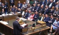 英労働党政権に逆風　保健相が辞任　