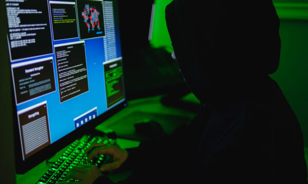 中共系ハッカー　キューバ外交官68人のメール監視か