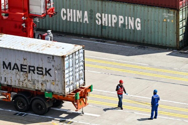 中国経済に内外の逆風　輸出頼みでも内需低迷補えず