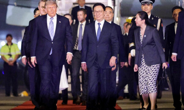 トランプ氏　台湾・イラン情勢を巡る緊張のなか北京に到着　重大な首脳会談へ