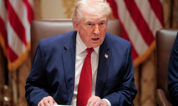 トランプ氏　イラン紛争に言及　部隊は「完遂」まで駐留を継続