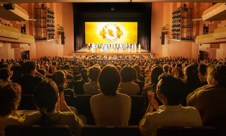 神韻の福岡公演が盛況　「最上級の賛辞を」「心技ともに鍛えている」圧巻の舞台に万雷の拍手