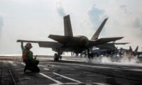 米軍がイランの軍事目標を破壊　イランは米軍基地を攻撃