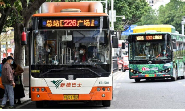 中国路線バスの現実　満員の時代は終わり荷物も運ぶ