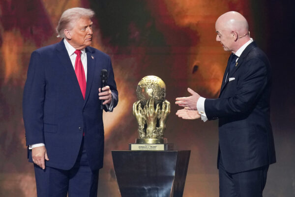 なぜ「フットボール」ではなく「サッカー」と呼ぶのか　トランプ氏、NFL改名に言及