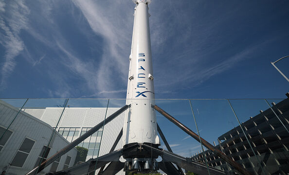 スペースX IPOは誰でも買える？　個人投資家の参加条件とリスク
